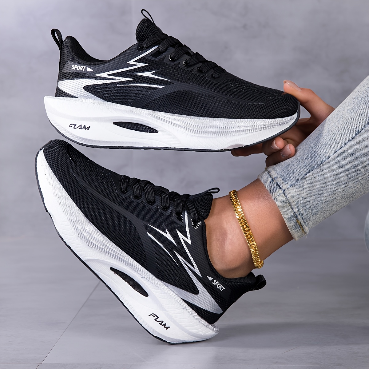 أحذية رياضية نسائية خفيفة الوز - مراجعة Running Gear Shoes وسعره