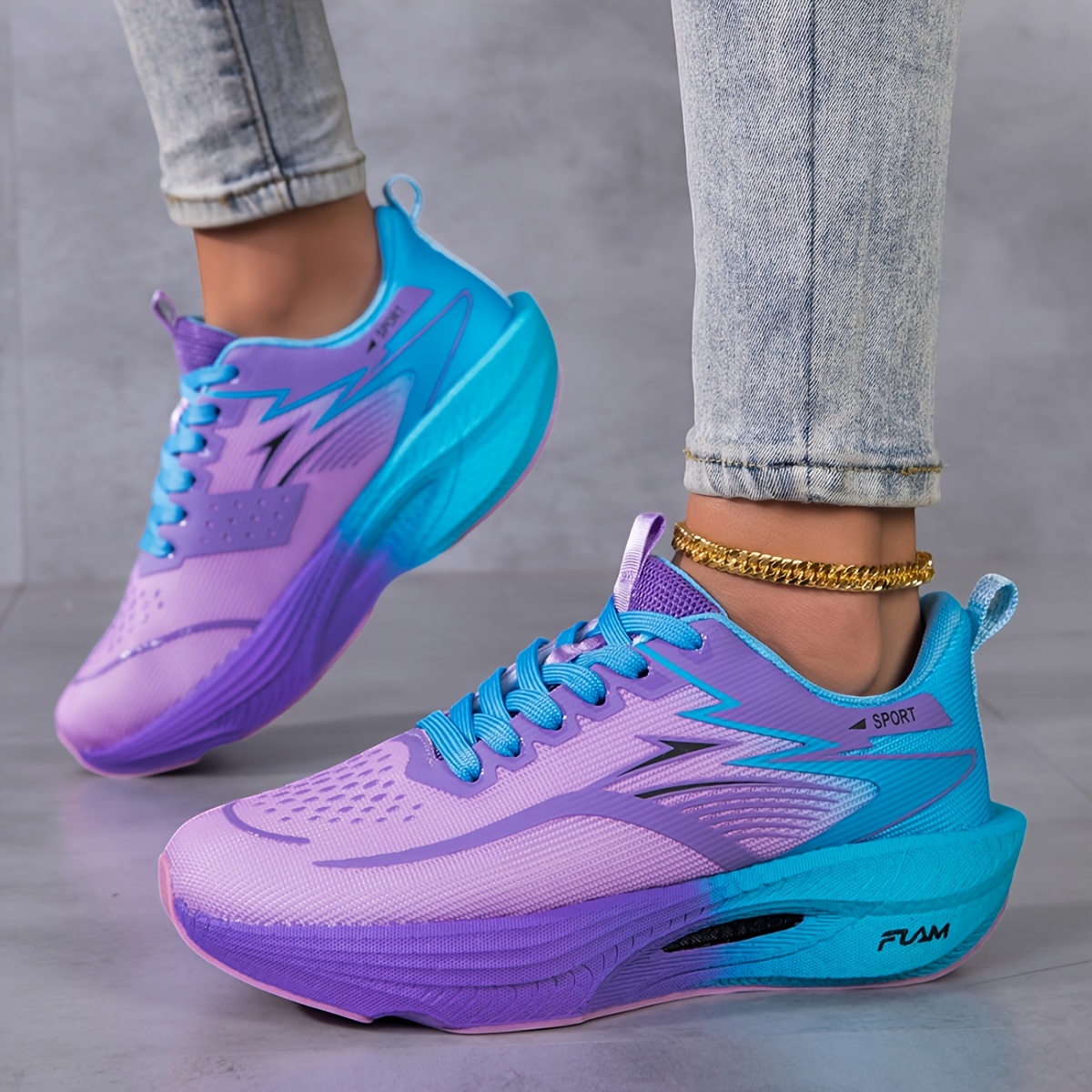 أحذية رياضية نسائية خفيفة الوز - مراجعة Running Gear Shoes وسعره