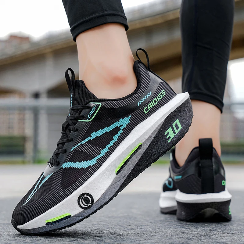 أحذية جري رياضية خفيفة الوزن و - مراجعة Running Shoe Carbon وسعره