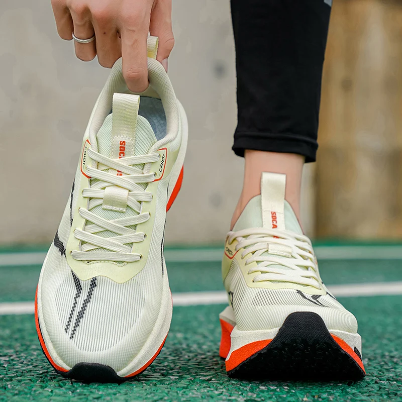 أحذية جري رياضية خفيفة الوزن و - مراجعة Running Shoe Carbon وسعره